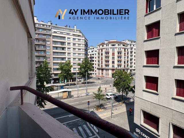 GRENOBLE Boulevard Foch À LOUER T5 de 109 m2 avec garage privatif