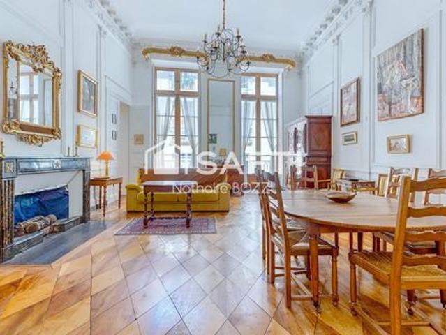 Grenoble Hyper Centre – Duplex de 162 m² au charme de l'ancien
