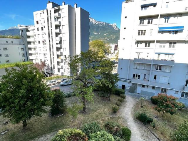Grenoble IDEAL BRICOLEUR Duplex a rénover type t4 de 70m2