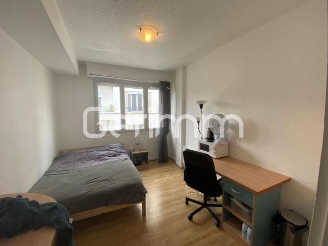 GRENOBLE, idéalement situé rue Thiers, venez découvrir ce charmant studio d'une superficie de 15.23 m²