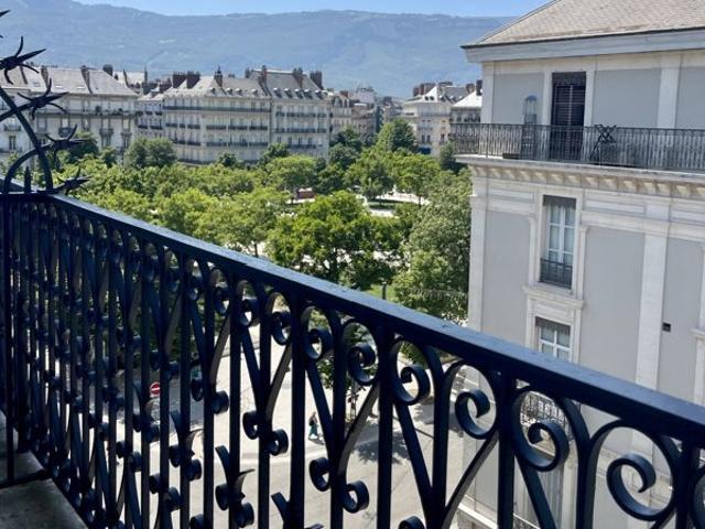 Grenoble – Place Victor Hugo | Élégant appartement rénové
