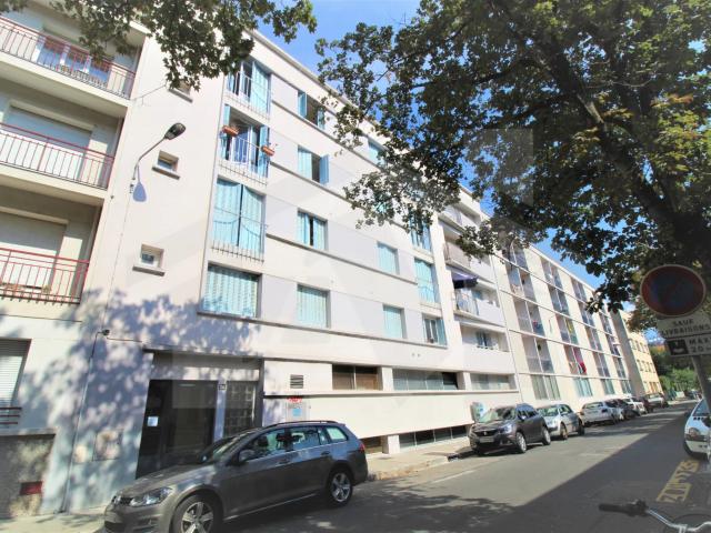 GRENOBLE PROCHE FOCH 24 rue Lebrix. T2. Tram C