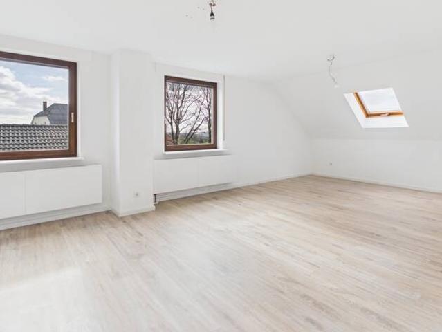 GRENZNÄHE: WOHNHAUS MIT MIETWOHNUNG GARAGEN UND GARTEN IN TOP WOHNLAGE!