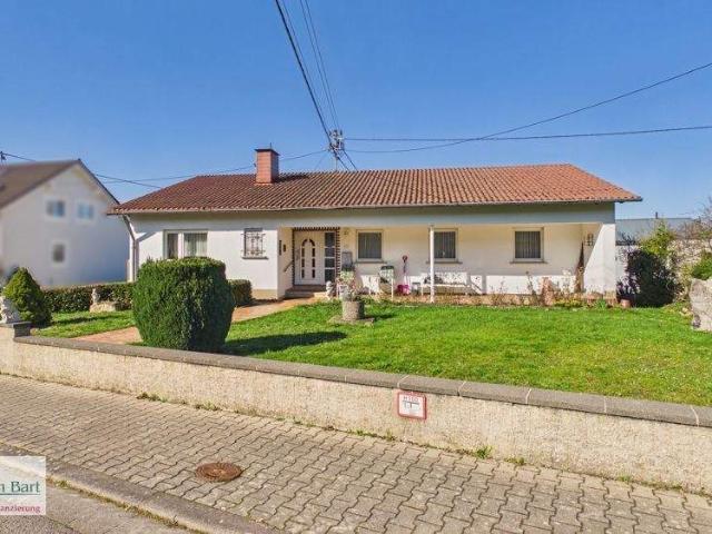 GRENZE LUXEMBURG: 5 SCHLAFZIMMER 2 BÄDER 3 GARAGEN IN PERL BESCH!