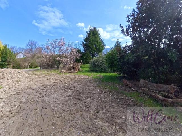 Grésy sur aix Terrain plat et viabilisé de 735 m² à bâtir !