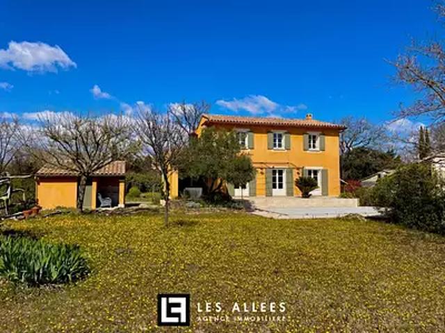 Grignan 26230 Achat / Vente maison 5 pièces t5 piscine terrasse