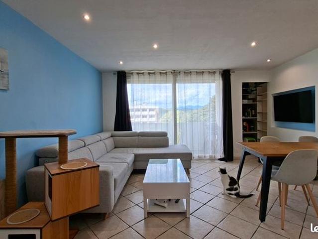 GRIGNY Appartement de 74 m² / 3 chambres + balcon + garage
