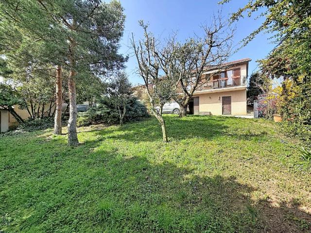 Grigny Vente Villa 69