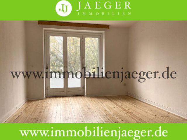 Nähe Alsterkanal und Park freier Altbau mit Balkon, Holzdielen, große Küche großzügige Zimmer