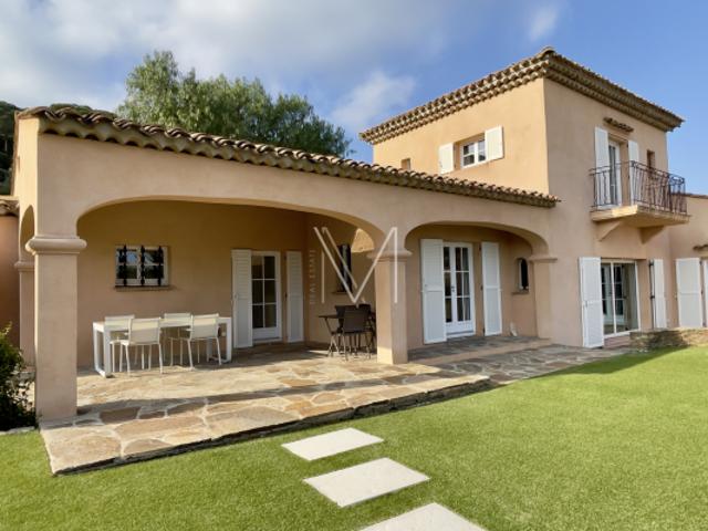 GRIMAUD MAS PROVENCAL BELLE VUE DÉGAGÉE