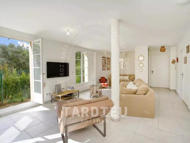 Grimaud: appartement lumineux, résidence récente 93m² Grimaud