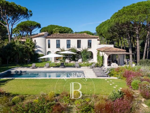 GRIMAUD DOMAINE PRIVÉ VILLA 6 CHAMBRES VUE MER