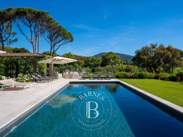 GRIMAUD DOMAINE PRIVÉ VILLA 6 CHAMBRES VUE MER