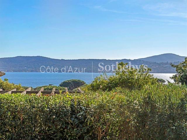Grimaud, domaine recherché, maison provençale avec vue mer pos
