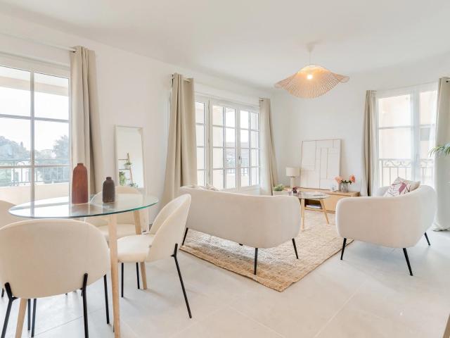 Grimaud / Golfe de St Tropez Appartement 4 pièces avec log. 76m² Grimaud