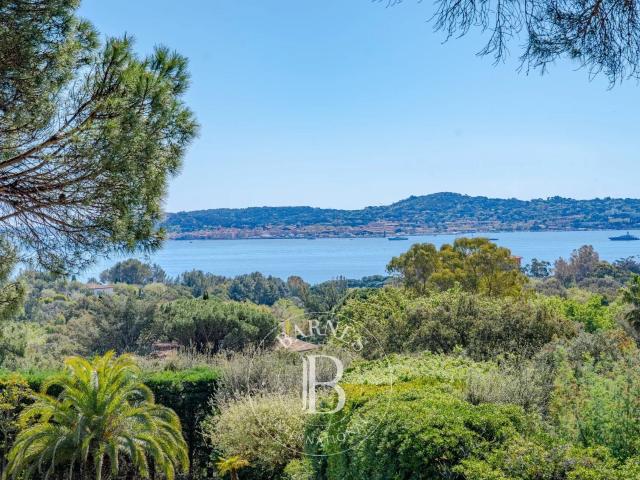 GRIMAUD Propriété de prestige – Vue mer panoramique sur le. 395m² Grimaud