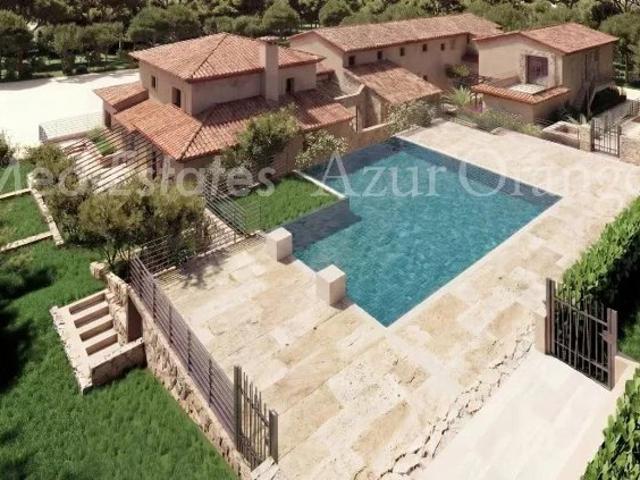 Grimaud Villa d'exception avec piscine au pied du village de grimaud