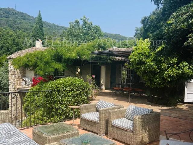 Grimaud | Villa provençale avec piscine au cœur d’un jardin paysager