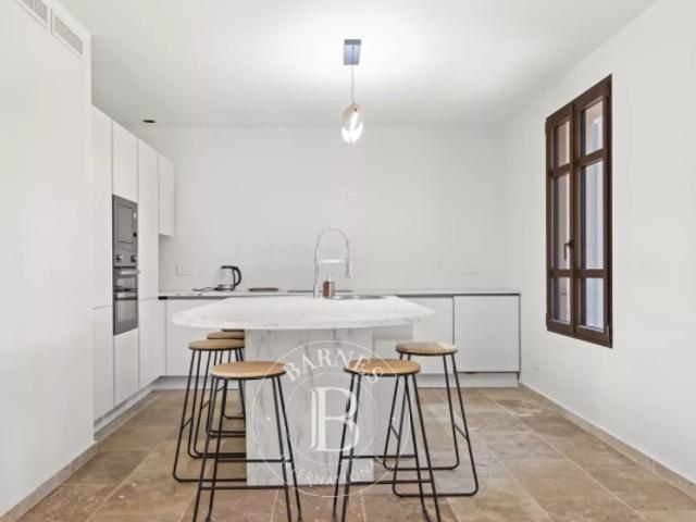 GRIMAUD VILLA 4 CHAMBRES PISCINE GARAGE