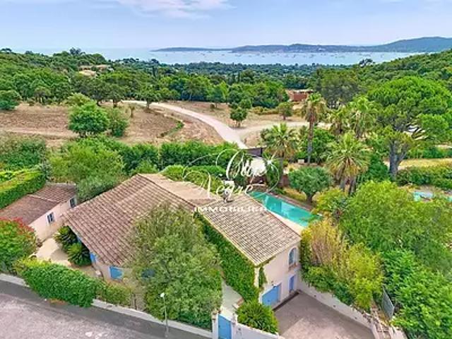 Grimaud 83310 Achat / Vente maison 7 pièces t7 piscine parking