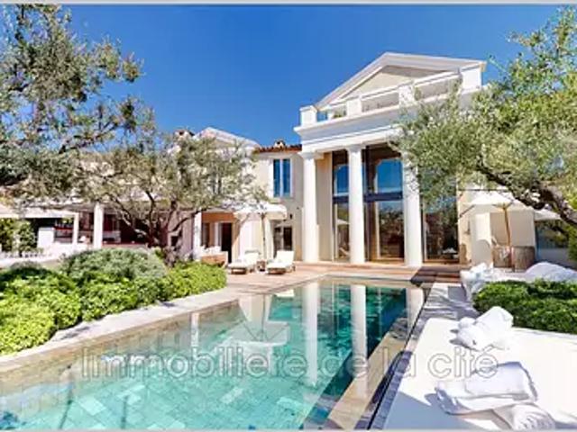 Grimaud 83310 Achat / Vente maison 8 pièces t8 piscine parking