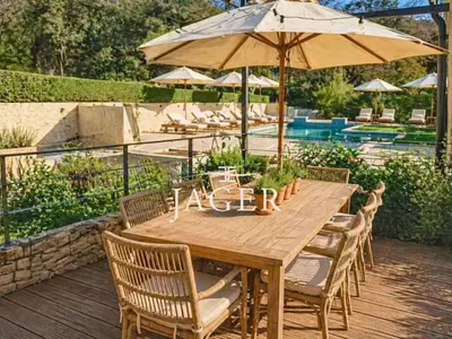 Grimaud 83310 Achat / Vente appartement 2 pièces t2 au dernier étage piscine