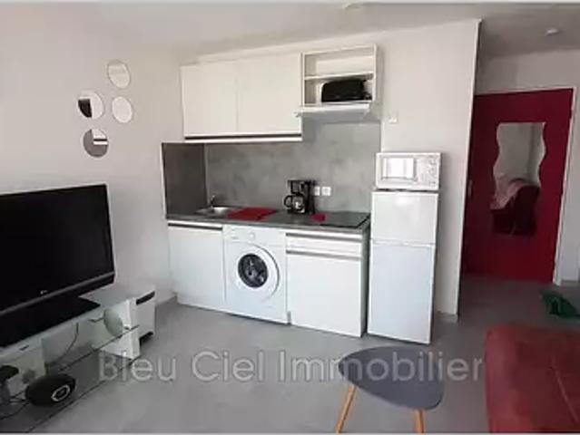 Gruissan 11430 Location appartement 1 pièce t1 au dernier étage piscine