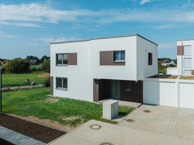 Grün und zentral zeitnah Ihr freistehendes Einfamilienhaus beziehen!