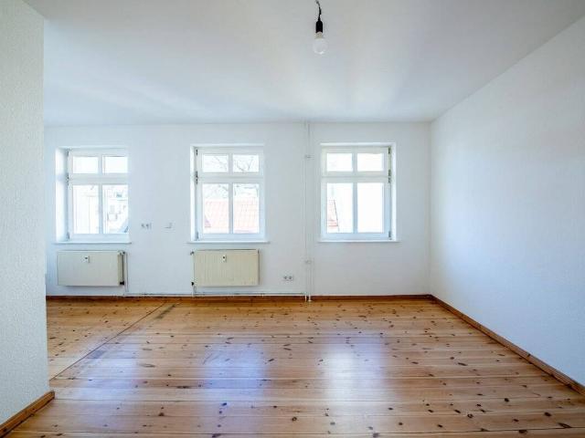 Gründerzeit Traum: BEZUGSFREI mit Dachboden zum Selbstausbau WF 40 m², NF 50 m²