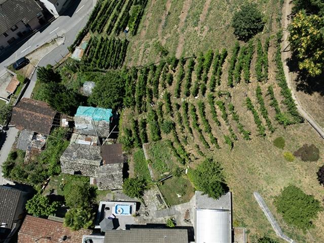 Grundstück mit genehmigtem Projekt bereit zum Bau