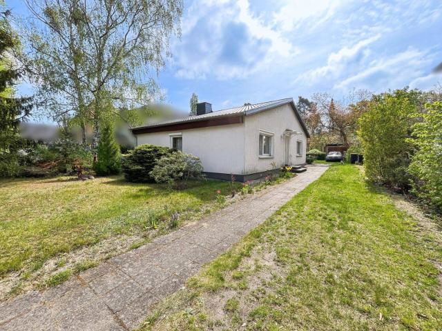 Grundstück mit Südausrichtung und sanierungsbedürftigem Bungalow in Nutethal OT Bergholz Rehbrücke