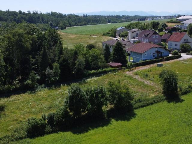 Grundstück Für ihr Neues Traumhaus in Linz Land! Bauland und Grünland auf 2.732 m² zu Verkaufen