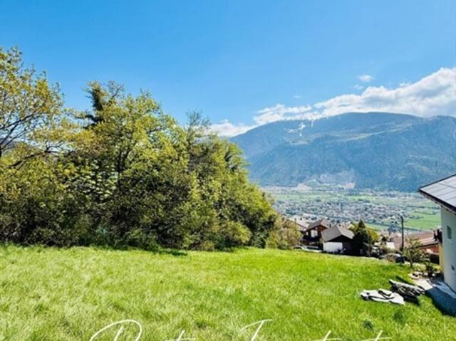 GRUNDSTÜCK VON 1399 M², HABE! SIGNESIS
