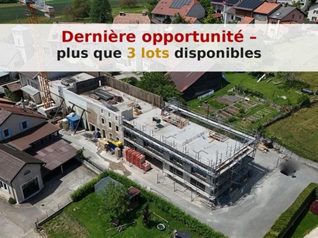 Grundstück 4 – Doppelhaus mit Reihenhäusern und Balkonen