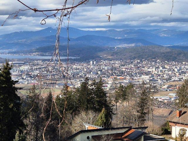 GRUNDSTÜCKS JUWEL AM RADSBERG! HERRLICHER WEITBLICK ÜBER KLAGENFURT BIS PÖRTSCHACH AM WÖRTHERSEE!