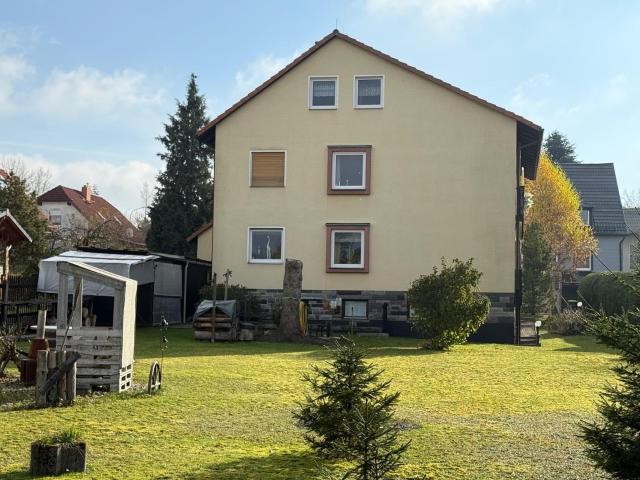 Ihr neuer Familiensitz: 3 Familienwohnhaus in Top Zustand mit Galerie ca. 270 m² WFL in idyllischer Lage mit herrlichem Ausblick ins Grüne Nähe zu