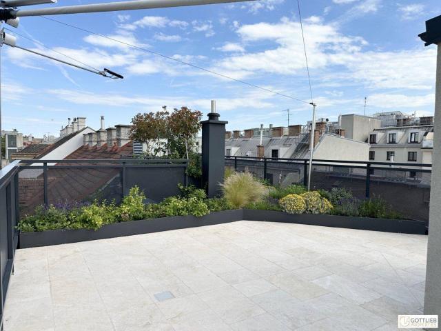 Grünruhelage nahe Belvedere! Luxuriöse 3 Zimmer Erstbezug Dachterrassen Wohnung mit Outdoor Pool in historischem Gebäude