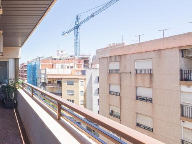 Grupo Horizonte te presenta esta fantástica casa reformada cerca del Corazón de Jesús!