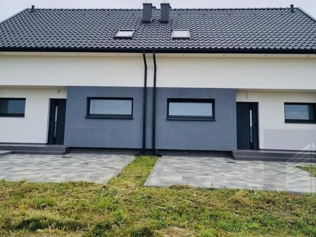 Nowoczesny bliźniak 99 m² z kominkiem i ogrzewaniem podłogowym