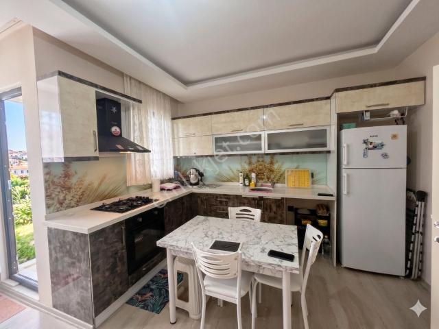 Güç'ten Akçay'da Haftanın Fırsatı Ön Cephe Asansörlü Şık Satılık 1+1 Daire