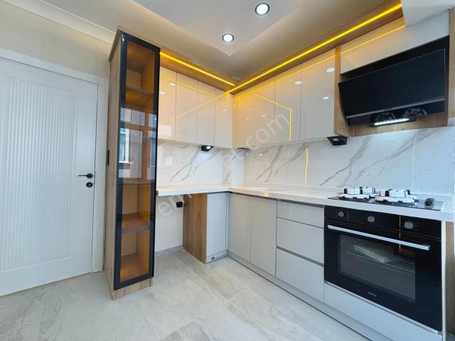 ▀güçten Akçayda Ön Cephe Ara Kat Ebeveynli Lüx Tasarım 2+1 Daire