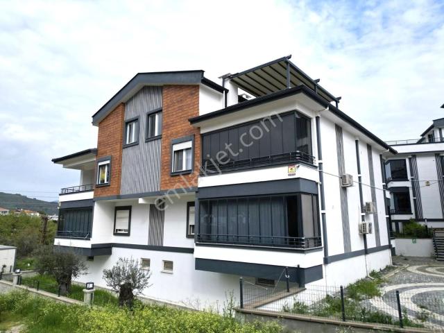 ▀güç'ten Güre'de Doğa İle İç İçe Geniş Teraslı Eşyalı 2+1 Dublex