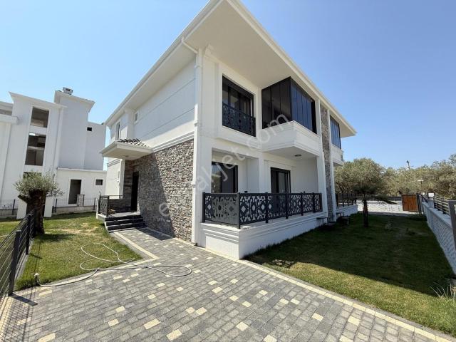 ▀güçten▀ Gürede Geniş Bahçeli Denize Yakın Lüx Tasarım 4+1 Villa