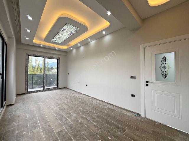 güç'ten Zeytinlide Kazdağları Manzaralı Arakat Şahane Tasarımlı 2+1 Satılık Daire