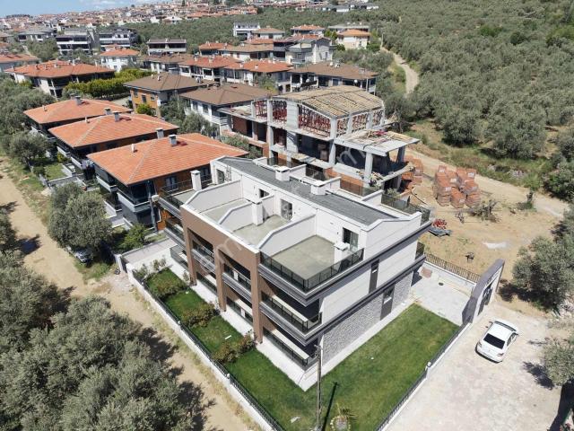Güçlü Kardeşler Altınolukta 3+1 Bahçeli Lüks Villa