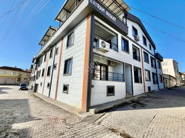 Gümüş'den Zeytinli'de Ön Cephe Kapalı Otoparklı Sıfır 1+1 Daire