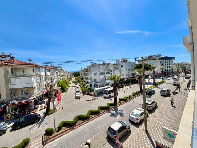 Gümüş'den Akçayın Kalbinde Cadde Üzerinde Denize 300m 2+1 Daire