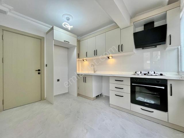 Gümüş'den Altınkum'un En Gözde Konumunda Denize 100m 2+1 Daire