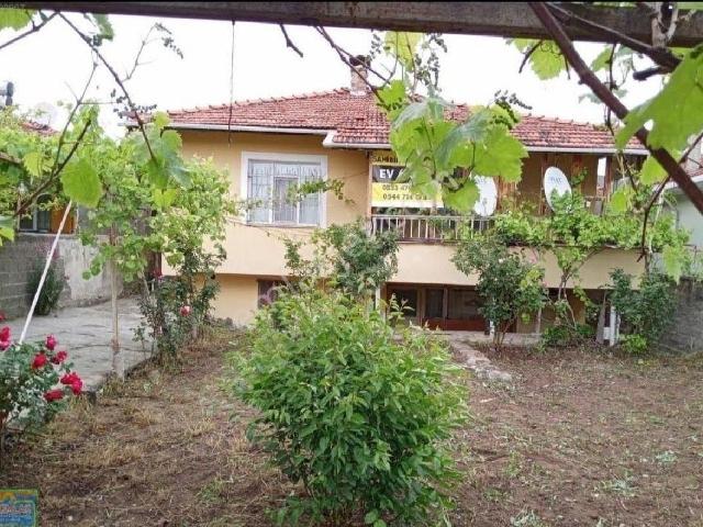 Gümüşhacıköy De Satılık Müstakil Ev Asemlak Satıyor