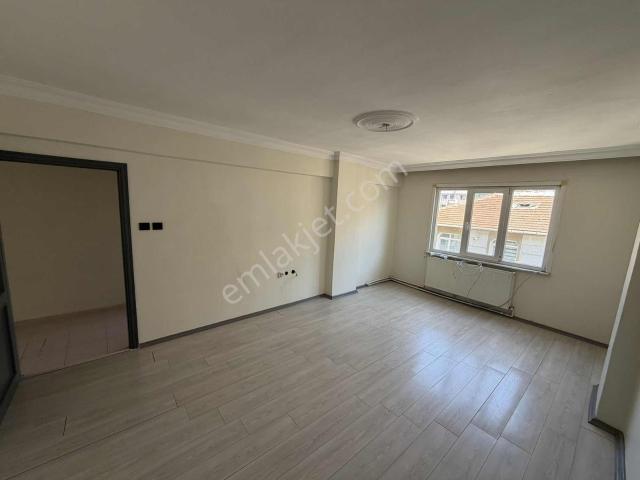 Gümüşkaya Yapı Emlak 'tan / Çavuşpaşa 2+1 70 M2 / Temiz Ara Kat